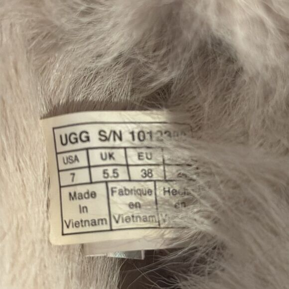 Ugg boots- Classic Short tan Fur Boots in GUC size 7 - Picture 7 of 9